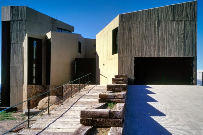 fontenebro-hand-architecture-sergio-de-miguel