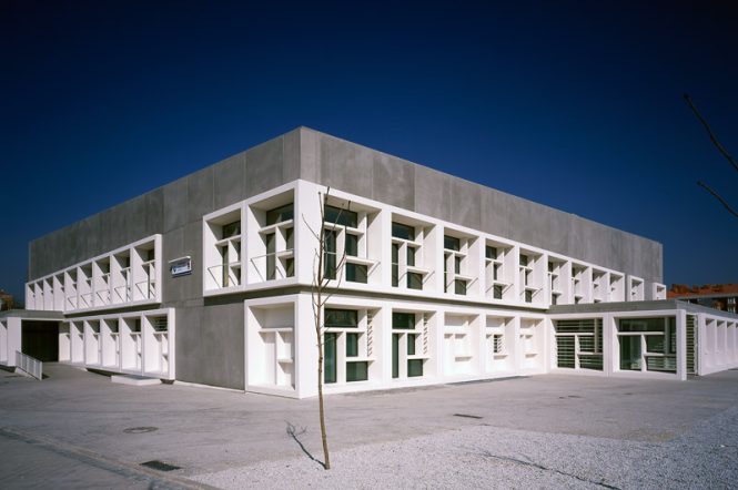 pavones-healthcare-hand-architecture-sergio-de-miguel